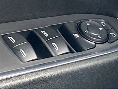 Used 2024 Chevrolet Silverado 1500 LT Trail Boss w/ Protection Package image 15