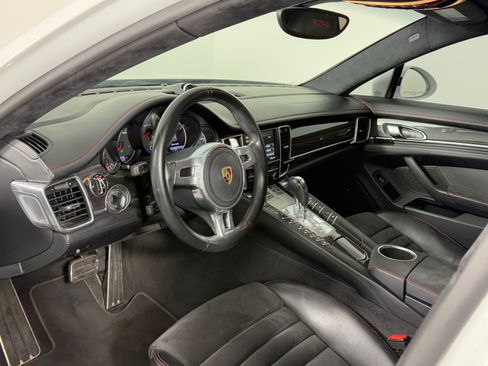 Used 2016 Porsche Panamera GTS image 4