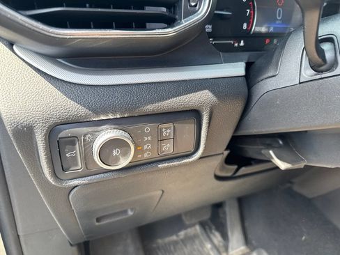 Used 2020 Ford Explorer XLT w/ Equipment Group 202A AWD/4WD image 13