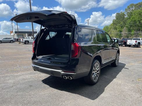 New 2026 GMC Yukon Denali w/ Denali Reserve Package AWD/4WD image 40