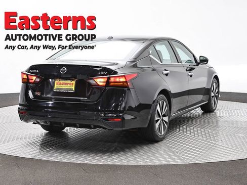 Used 2022 Nissan Altima 2.5 SV FWD image 5
