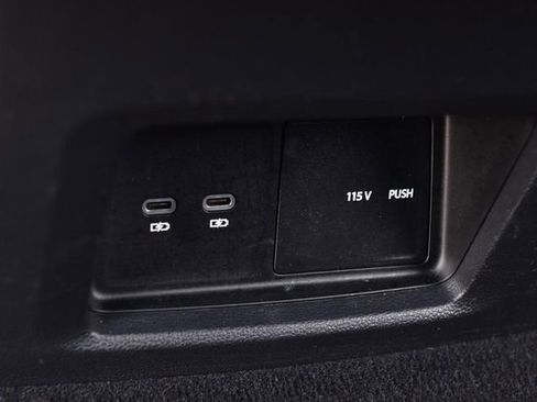 Used 2025 Volkswagen Atlas Cross Sport SE FWD image 23