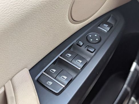 Used 2017 BMW X3 sDrive28i RWD image 11