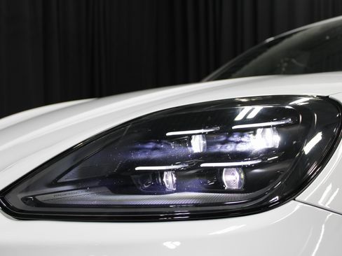 Certified 2024 Porsche Cayenne S image 15