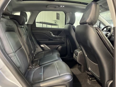 Used 2021 Lincoln Corsair Standard w/ Premium Package image 11