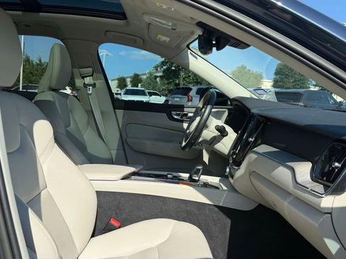 Certified 2023 Volvo XC60 B5 Plus w/ Protection Package Premier FWD image 9