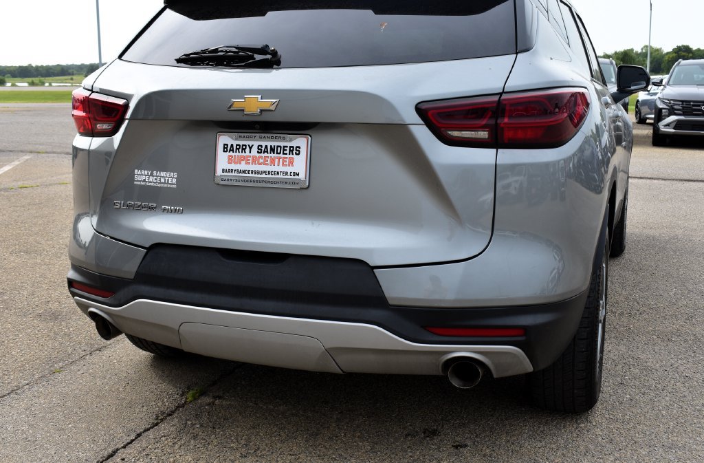 Used 2023 Chevrolet Blazer LT AWD/4WD image 9