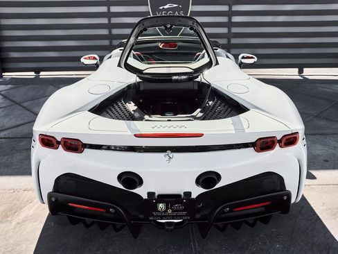 Used 2025 Ferrari SF90 Spider image 24