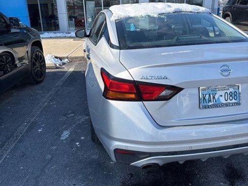 Used 2019 Nissan Altima 2.5 SL image 2