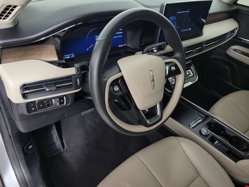 Certified 2025 Lincoln Corsair Grand Touring AWD/4WD image 18