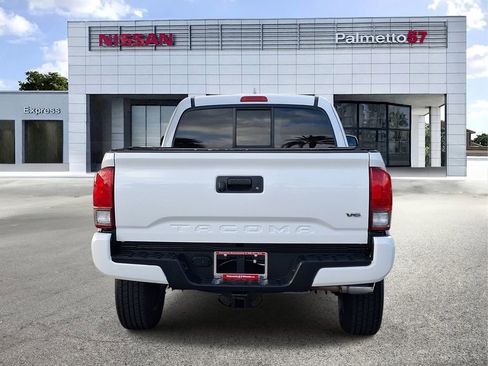 Used 2016 Toyota Tacoma TRD Sport w/ Towing Package AWD/4WD image 5