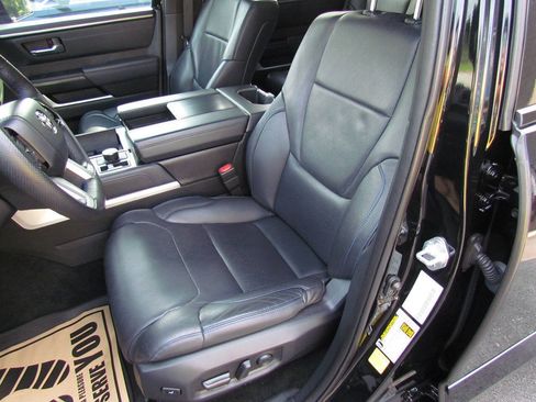 Used 2023 Toyota Sequoia Platinum AWD/4WD image 10