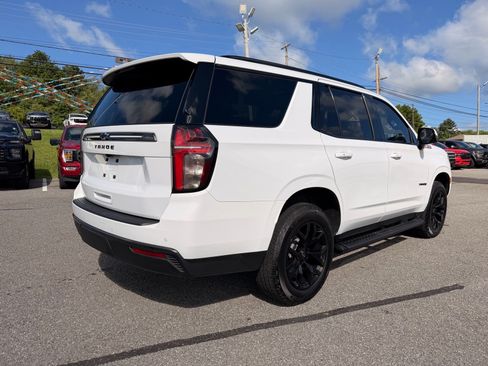 Used 2022 Chevrolet Tahoe Z71 w/ Luxury Package AWD/4WD image 6