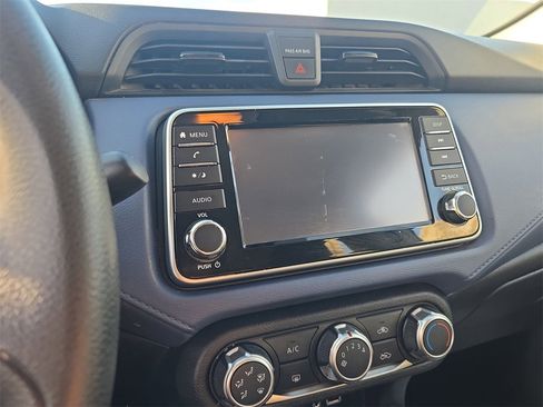 Used 2023 Nissan Versa SV w/ Electronics Package image 9