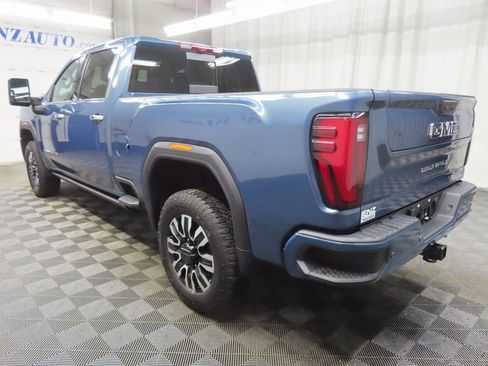 Used 2026 GMC Sierra 2500 Denali Ultimate image 5