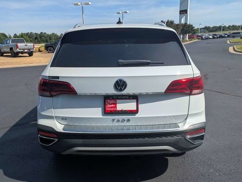 Used 2022 Volkswagen Taos SE FWD image 5