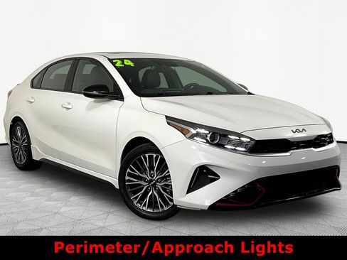 Used 2024 Kia Forte GT-Line w/ GT-Line Premium Package FWD image 3