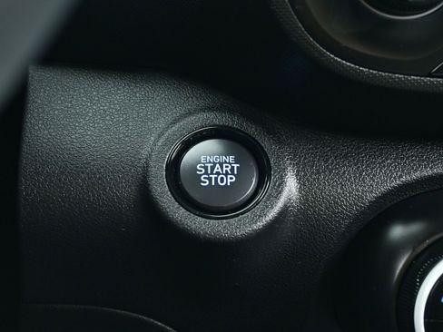 Certified 2025 Hyundai Venue Limited image 22