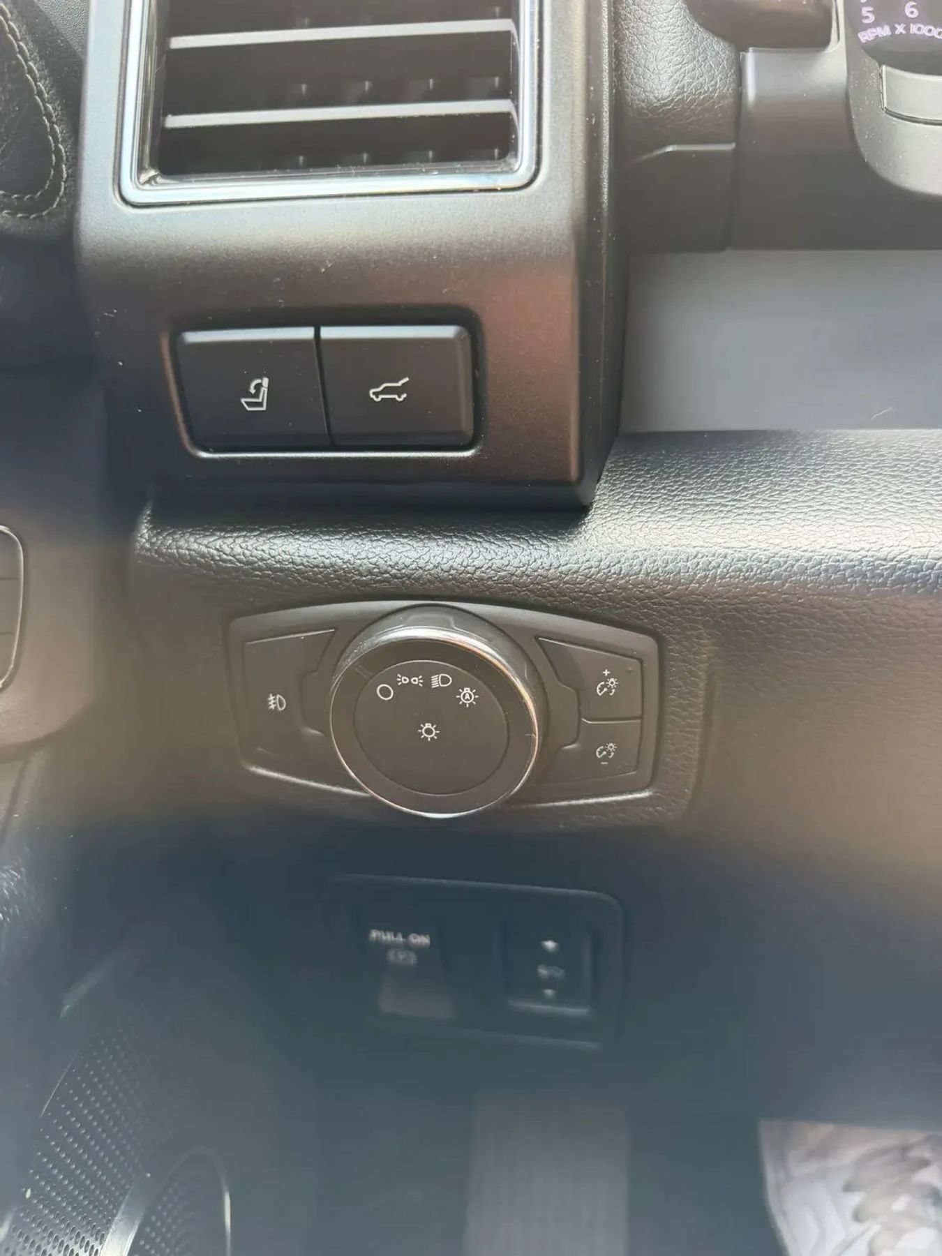 Used 2019 Ford Expedition Max Limited AWD/4WD image 23