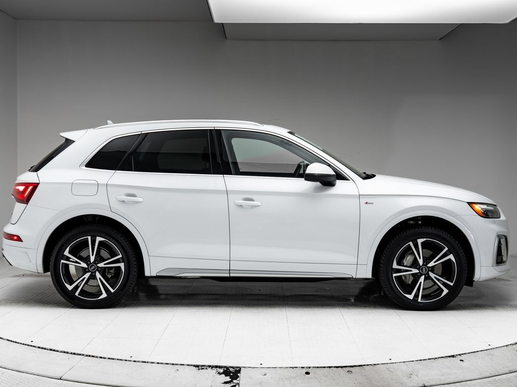 Used 2021 Audi Q5 e Premium Plus AWD/4WD image 28