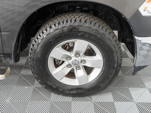 Used 2017 RAM 1500 Tradesman w/ Chrome Appearance Group AWD/4WD image 28