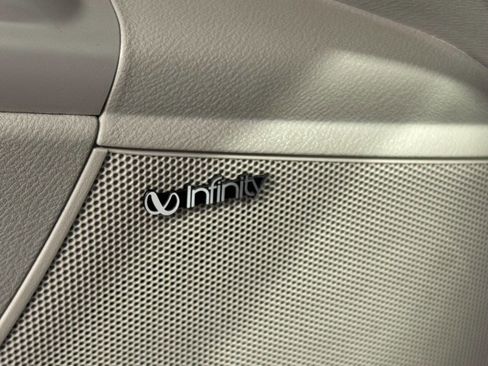 Used 2010 Hyundai Azera Limited w/ Navigation Pkg 3 image 32