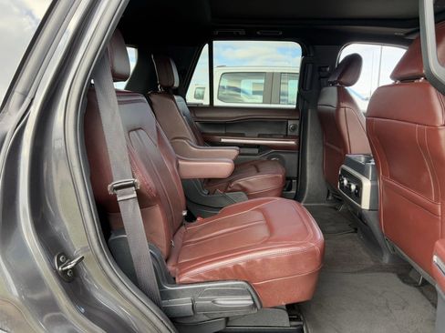 Used 2023 Ford Expedition Limited image 32