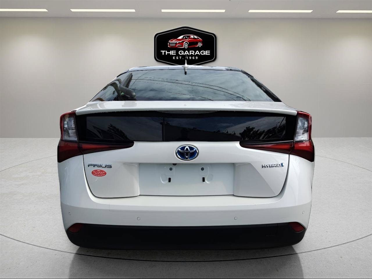 Used 2019 Toyota Prius LE FWD image 6