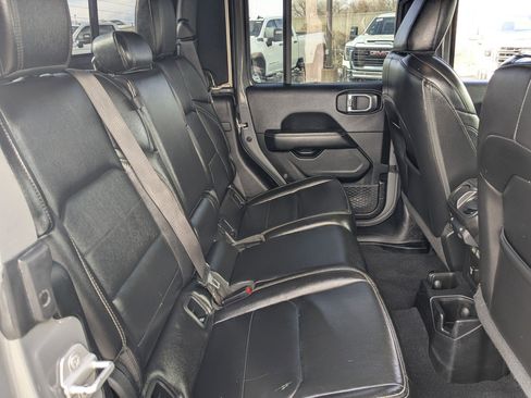 Used 2020 Jeep Gladiator Overland image 24