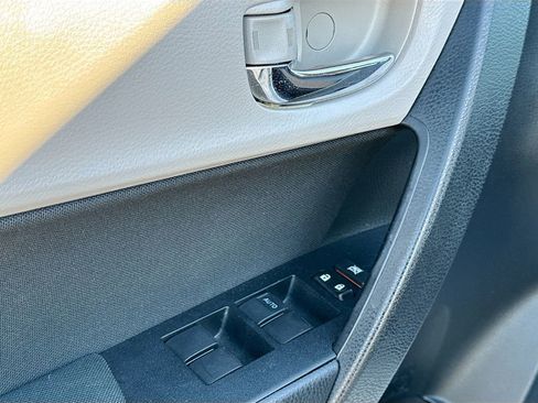 Used 2016 Toyota Corolla LE image 22