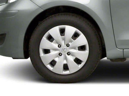 Used 2010 Toyota Yaris 4-Door Hatchback image 14