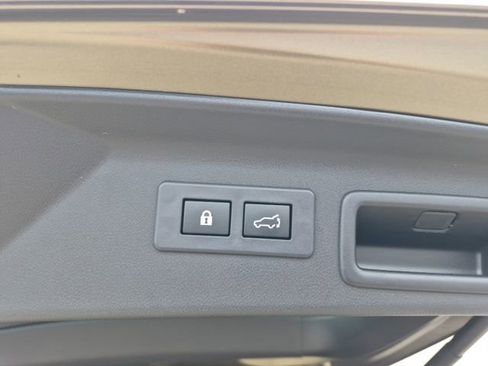 Certified 2025 Subaru Forester Premium AWD/4WD image 14