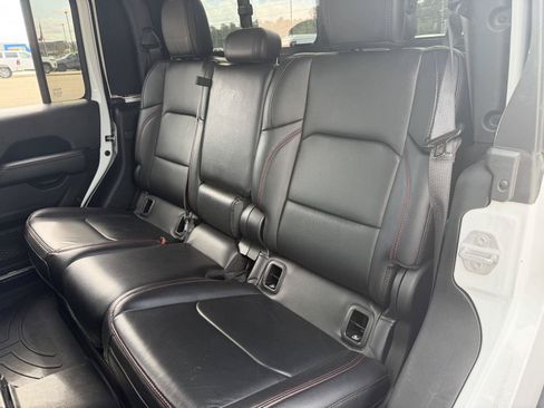 Used 2020 Jeep Gladiator Rubicon AWD/4WD image 18