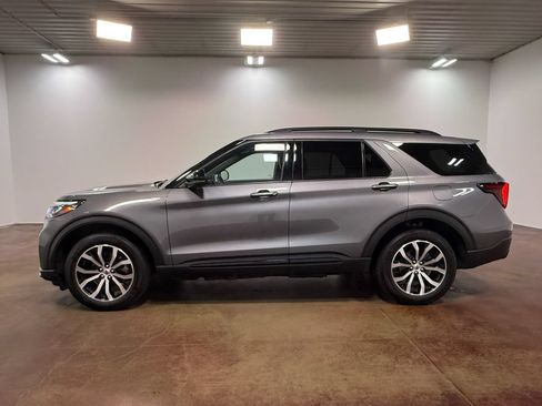 Used 2025 Ford Explorer ST-Line AWD/4WD image 6