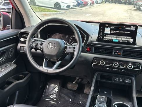 Used 2023 Honda Pilot Touring image 15