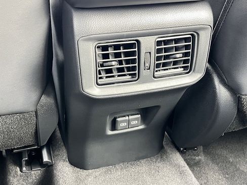 Used 2023 Toyota RAV4 XLE Premium image 12