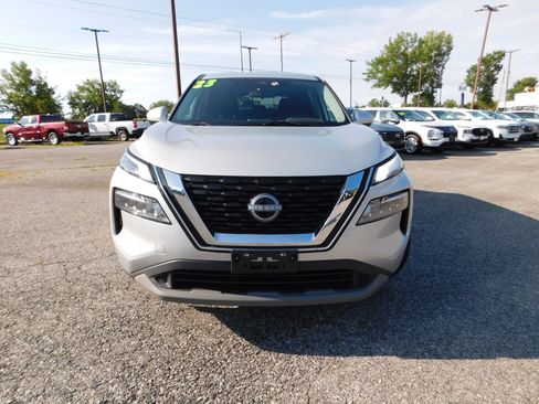 Used 2023 Nissan Rogue SV AWD/4WD image 3