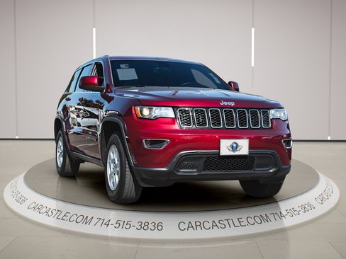Used 2017 Jeep Grand Cherokee Laredo RWD image 4