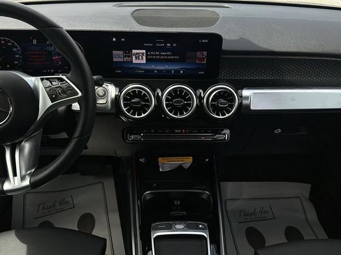 Used 2024 Mercedes-Benz GLB 250 4MATIC image 12