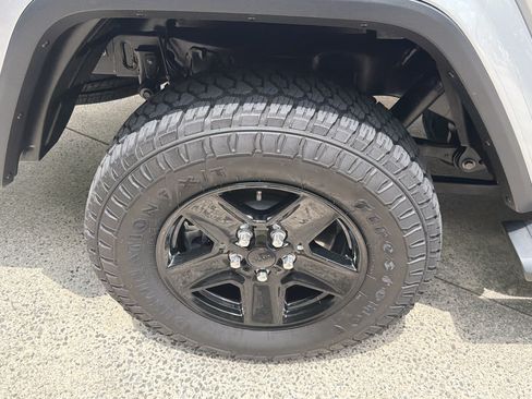 Used 2021 Jeep Gladiator Sport AWD/4WD image 17