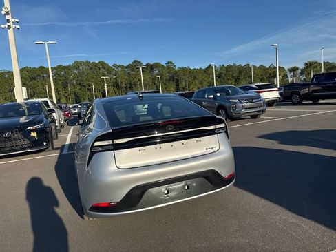 Used 2025 Toyota Prius Plug-In Hybrid w/ Limited Premium Package image 3