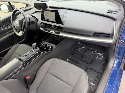 Used 2023 Toyota Prius LE FWD image 10