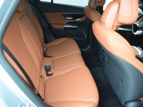 Certified 2025 Mercedes-Benz GLC 300 image 17