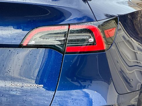 Used 2020 Tesla Model Y Long Range image 32