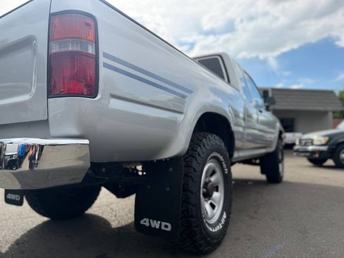 Used 1991 Toyota Pickup Deluxe AWD/4WD image 77