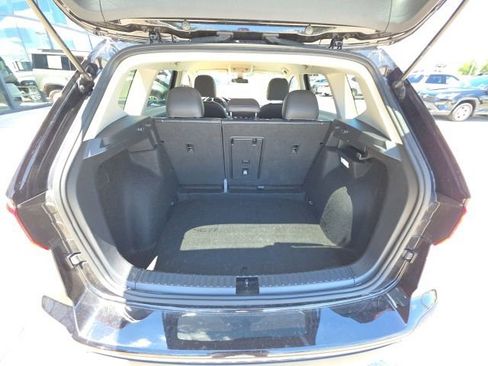 Used 2024 Volkswagen Taos SE FWD image 24