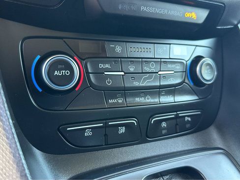 Used 2019 Ford Transit Connect XLT FWD image 25