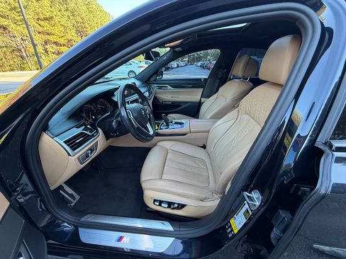 Used 2016 BMW 750i xDrive image 9