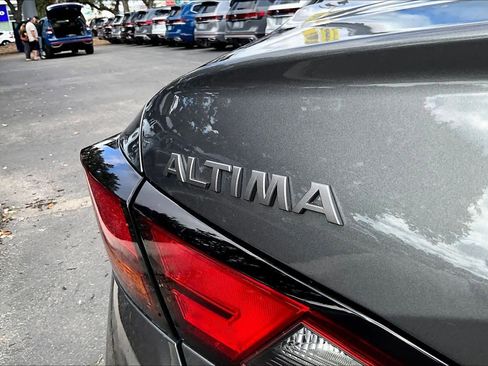 Used 2024 Nissan Altima 2.5 SR image 9