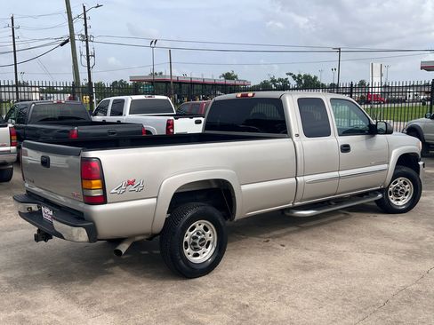Used 2004 GMC Sierra 2500 SLT w/ Skid Plate Package image 87
